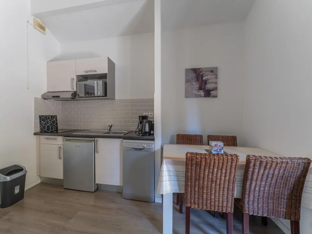 4-guest Stay Near Moutchic Beach