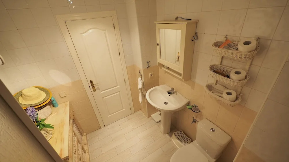 Villa With 4 Bedrooms in Tomares, With Private Pool, Enclosed Garden a