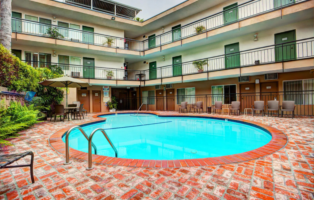 Dunes Inn - Wilshire