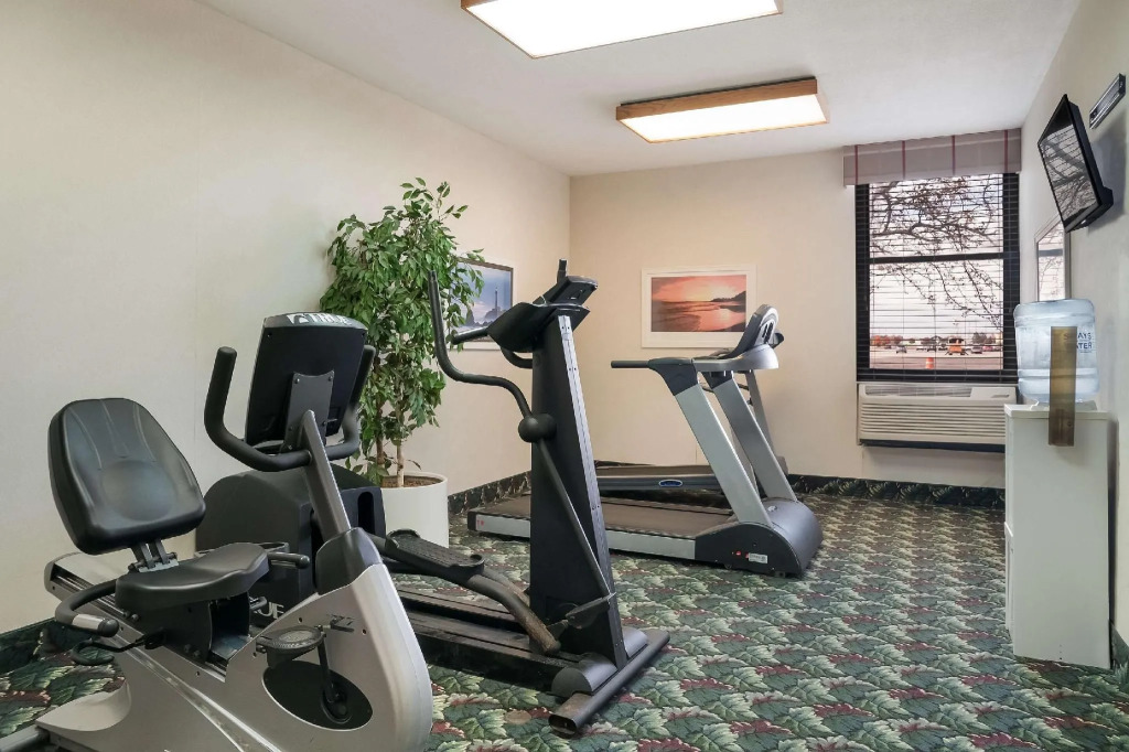 Country Inn & Suites by Radisson, Saginaw, MI