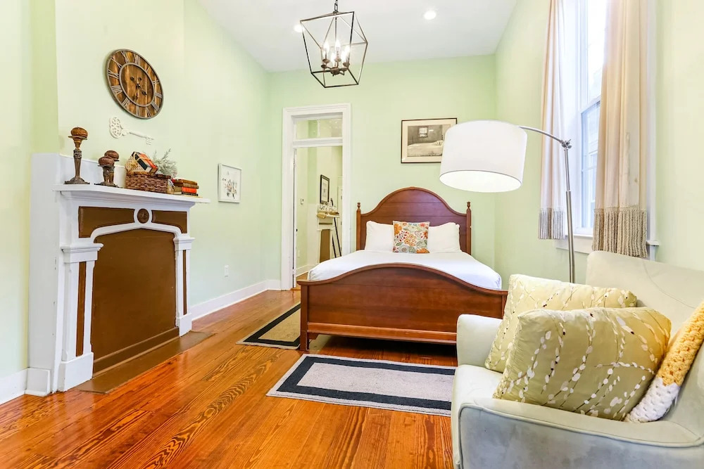 Charming Homes close to French Quarter