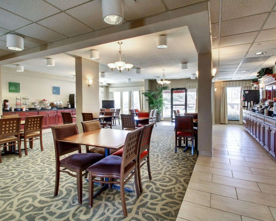 Comfort Inn & Suites Moss Point Pascagoula