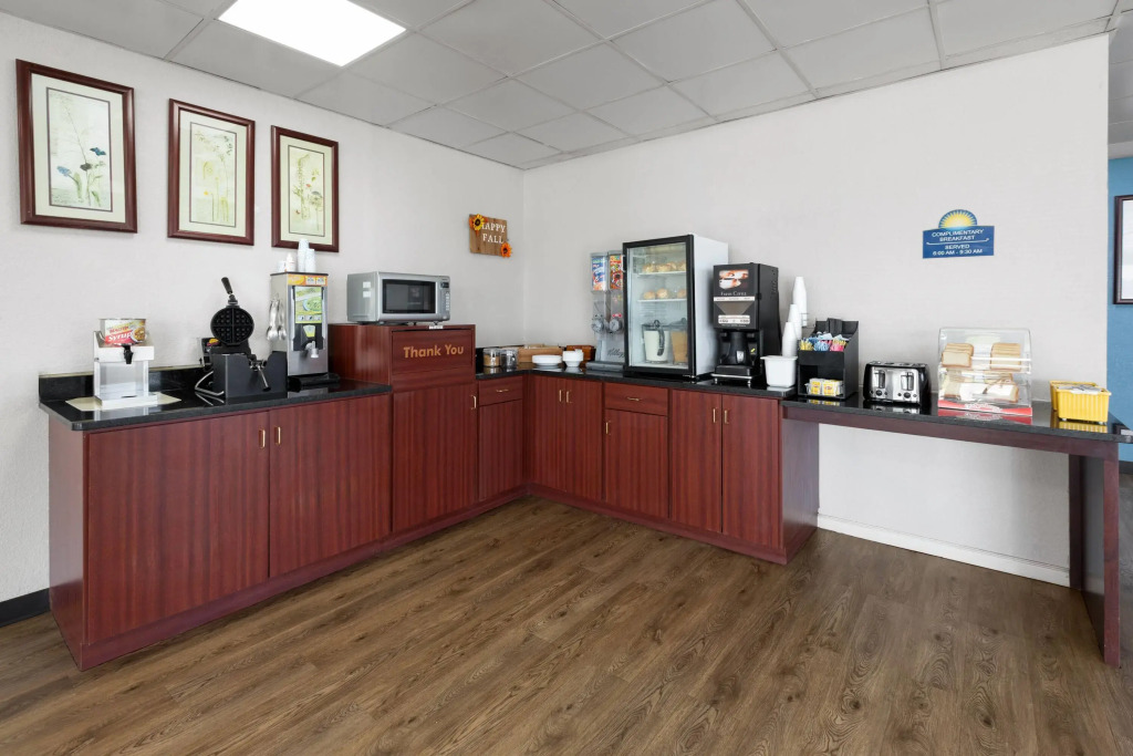 Days Inn by Wyndham Cambridge