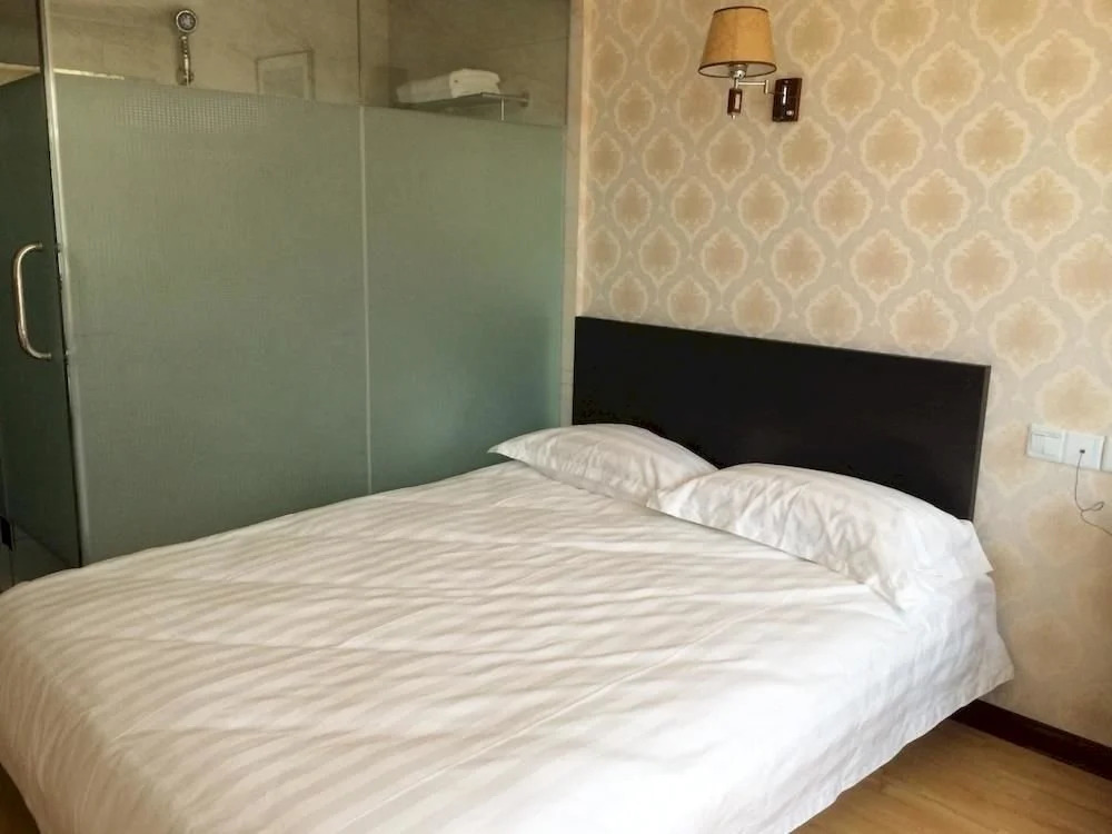 Qingdao Baifusheng Business Hotel
