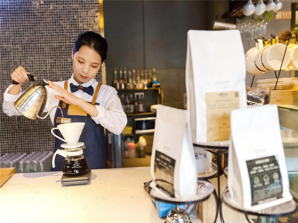 James Joyce Coffetel·Nanning Guangxi University Luban Road Metro Station