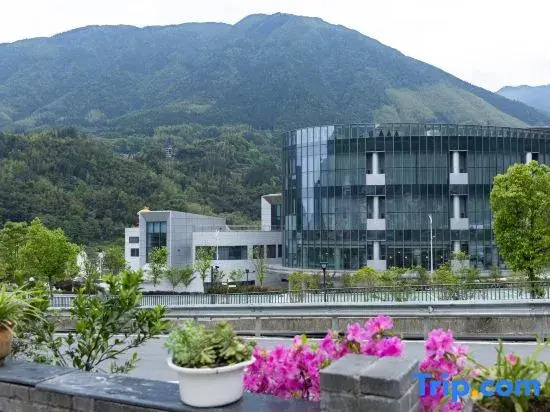 Warm and cool homestay