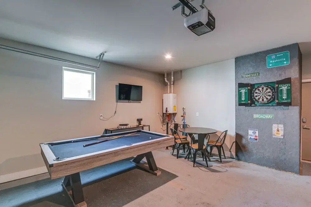 Nashville Townhome w/ Rooftop Balcony & Game Room!
