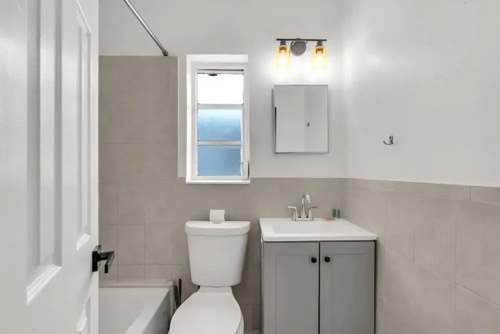 Triplex With 3 Bedrooms 6 Min Beach Free Parking