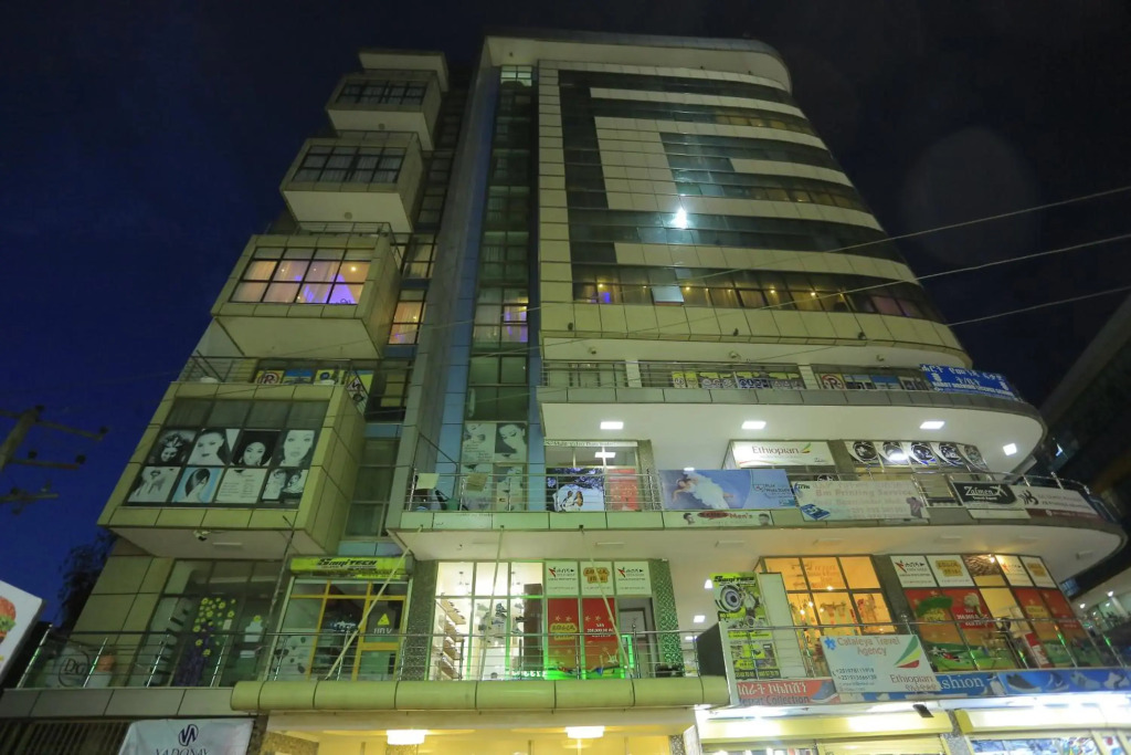 Yadonay Hotel