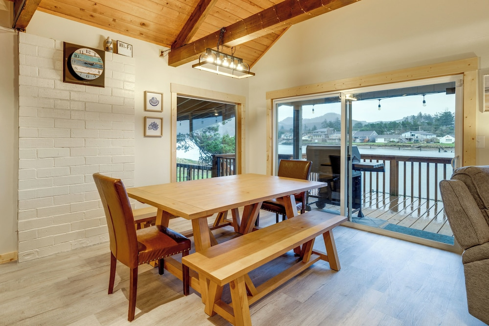 Riverfront Coastal Retreat With Easy Beach Access