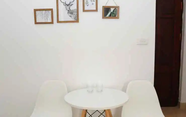 Ruby Lakeview homestay