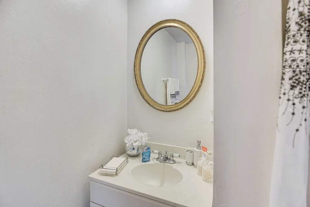 Walk to Wharf & Beaches! Newport Home w/ Patio