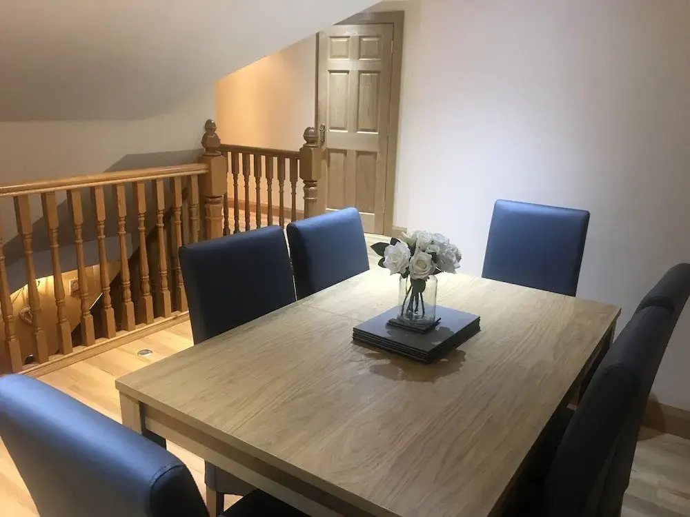 Dungannon 2 Bed Bungalow - Sleeps 5 - Pet Friendly
