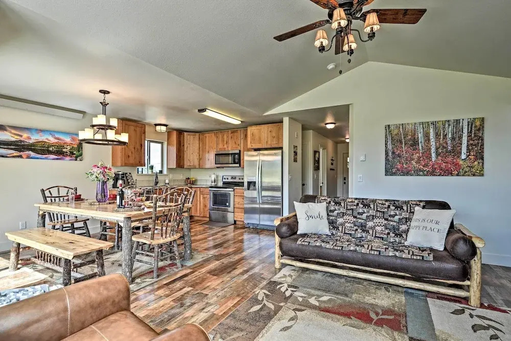 Estes Park Mountain-view Retreat: 3 Miles to Rmnp!