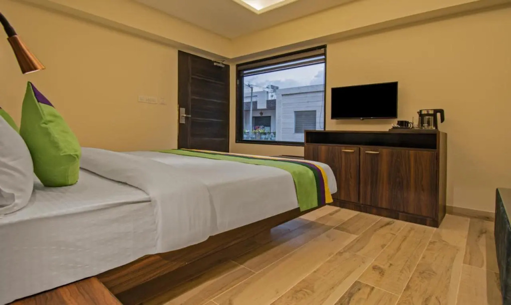 Treebo Pink City Grand