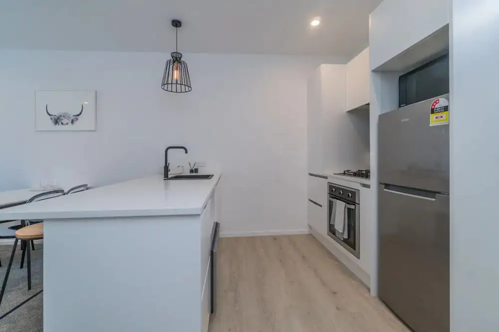 Spacious and Quiet 2 Bedroom Apartment in Ellerslie