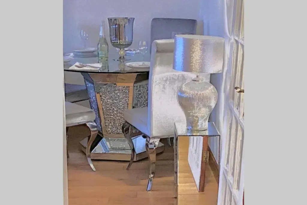 Beautiful Sea View 2 Bed Home