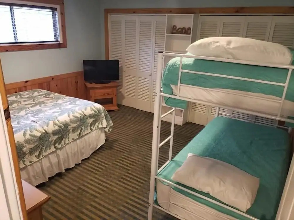 D&R Pelican Bay Resort