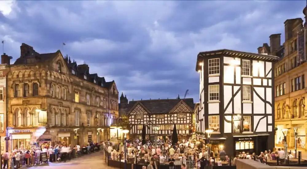 Beautiful 2 Bed Duplex w/ Mezzanine in City Centre