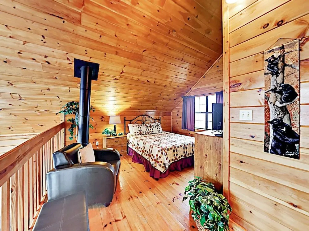 A Birds Song - 2 Br Cabin