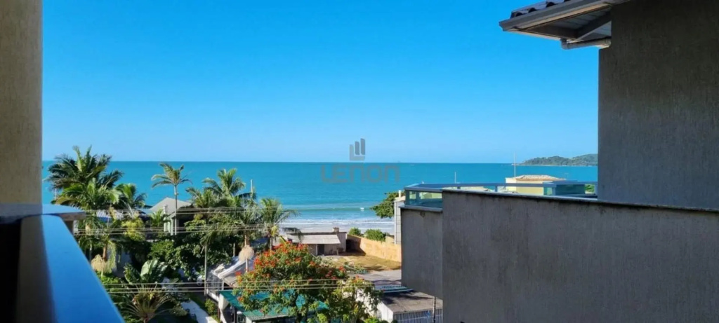 267 - Excelente Localização - Apto na Avenida Principal, a 50m da praia de Bombas
