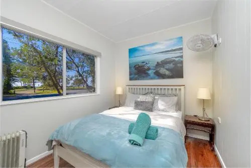 Tallowood beachfront cottage