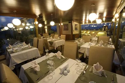 Tan Hotel