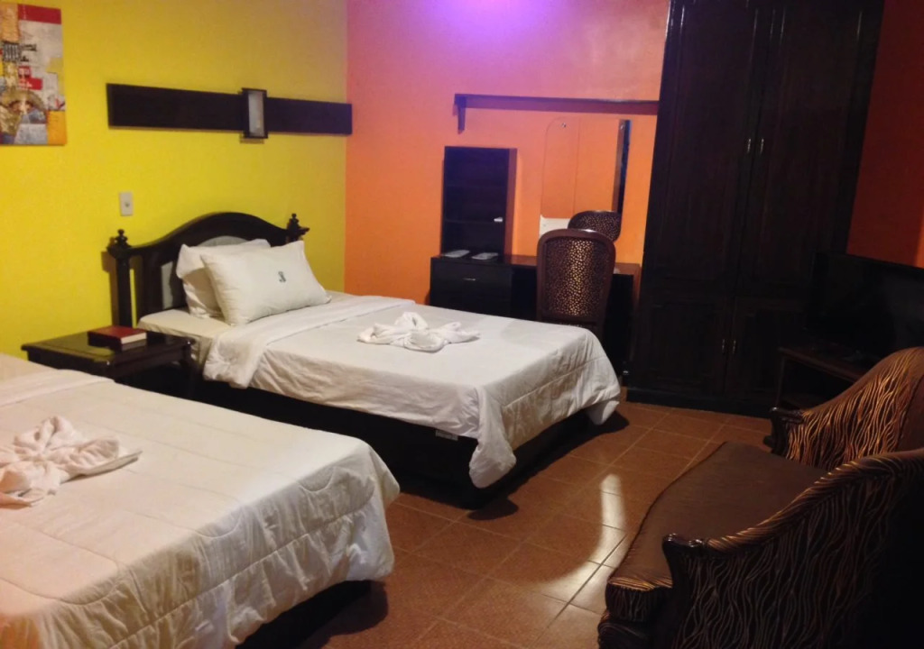 Cauayan Queen Jennifer Hotel