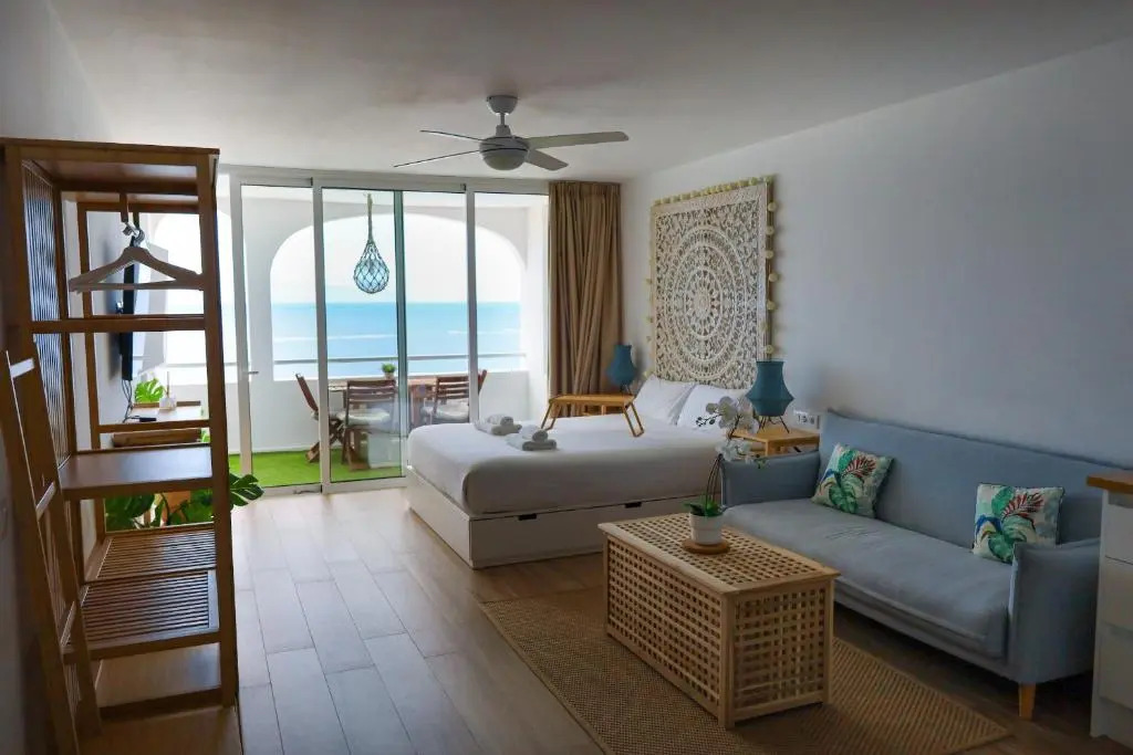 Cosy Sea View Studio FREE WIFI