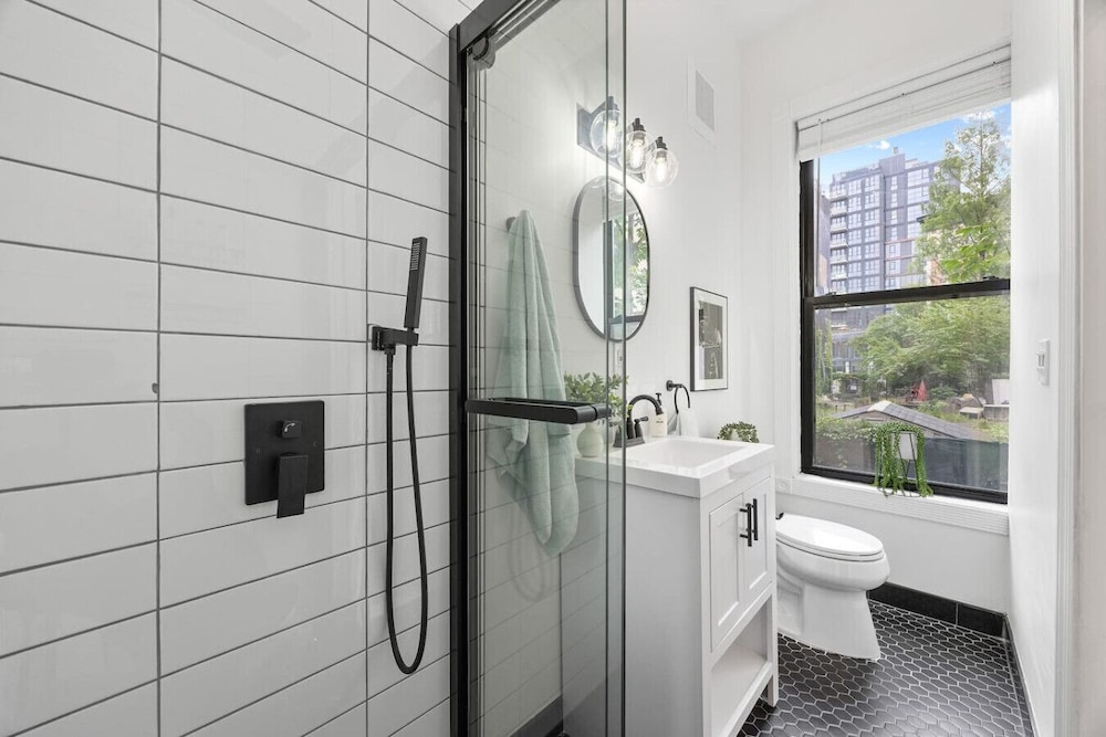 2BR 2BA in Historic Brownstone Near Subway
