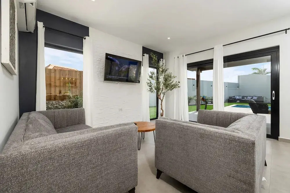 Brand NEW 3br2ba w Private Pool Amazing Location
