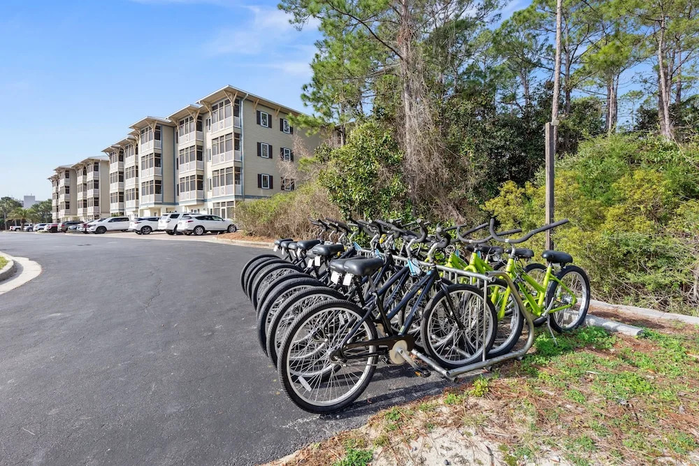 Remarkably Updated 3/2 in Seagrove Highlands - Gulf Views Sleeps 9