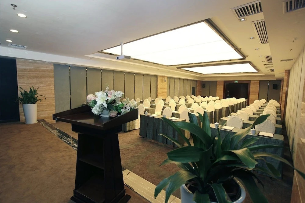 Changsha Yannian Century Hotel