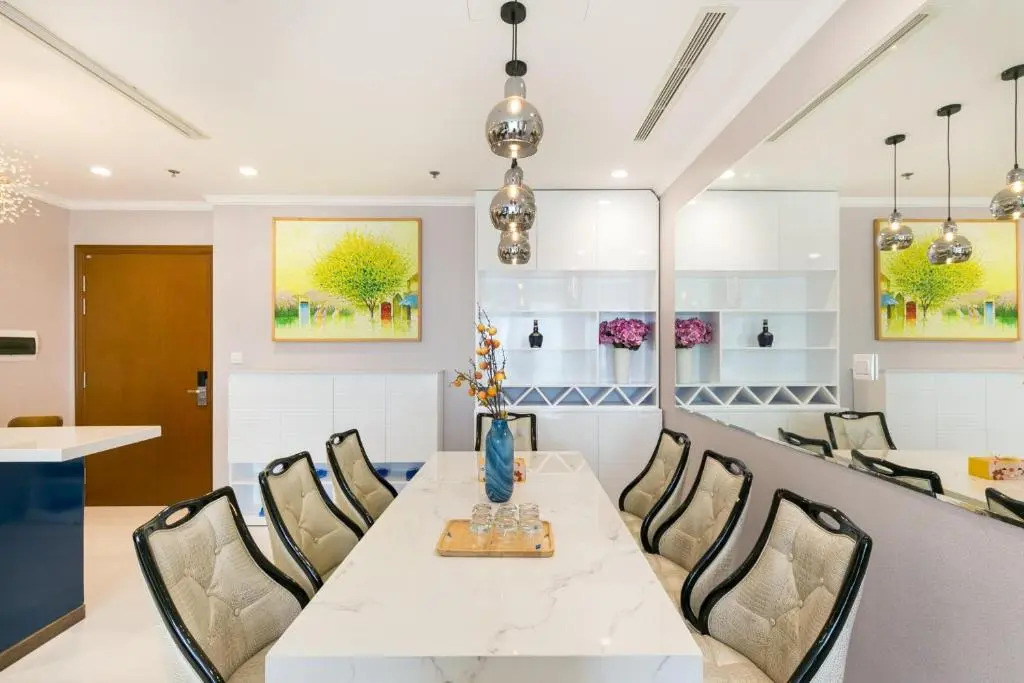 Vinhomes Landmark 81 Apartments- Christine Home