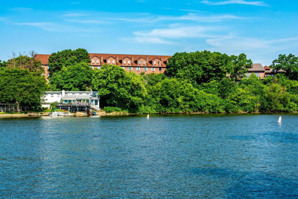 Riverview Inn & Suites, an Ascend Collection Hotel