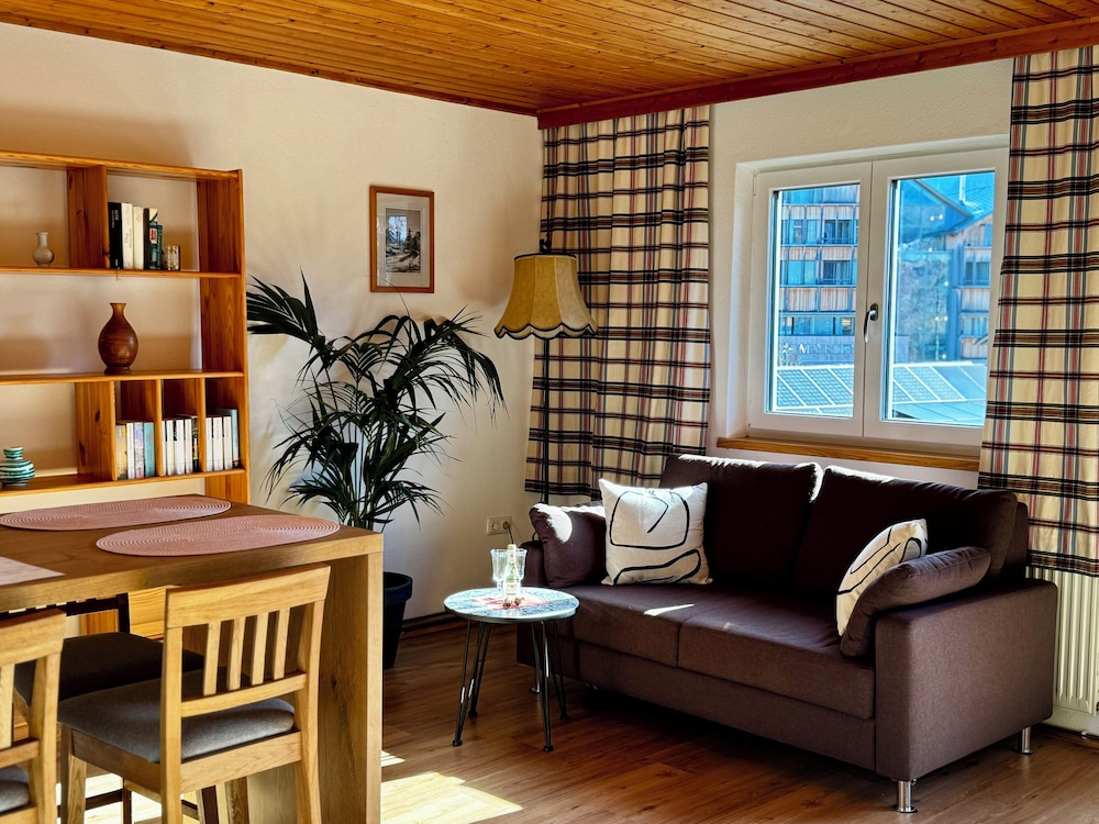 Heli's Holiday Suites