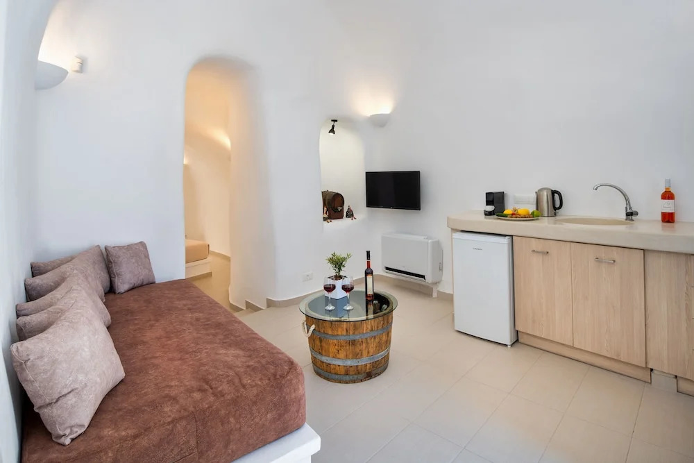 Aegean Mist Luxury Suites