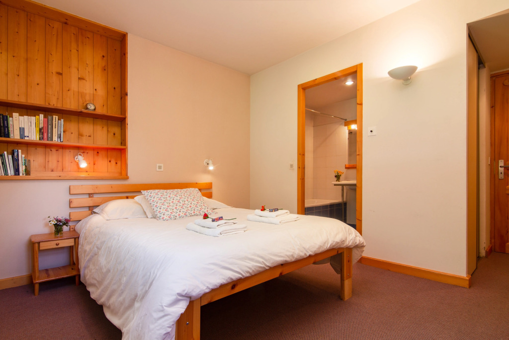 Chalet Allières Walk to Grands Montets | Sleeps 10