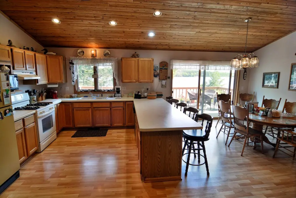 Best Cozy Abode for 12 Over Birkie 4 Bedrooms 2 Bathrooms Condo