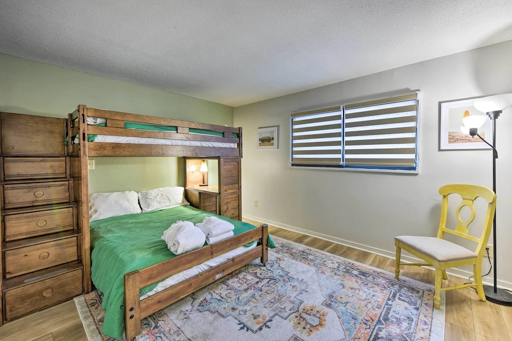 5 Pools: Pet-friendly Palmetto Dunes Condo!