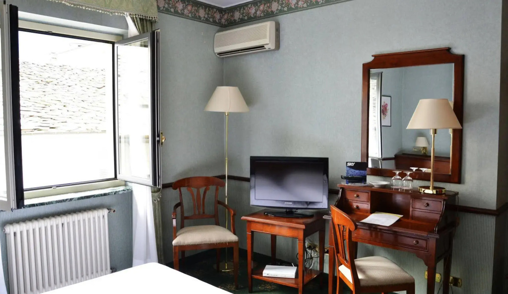 Hotel De La Ville