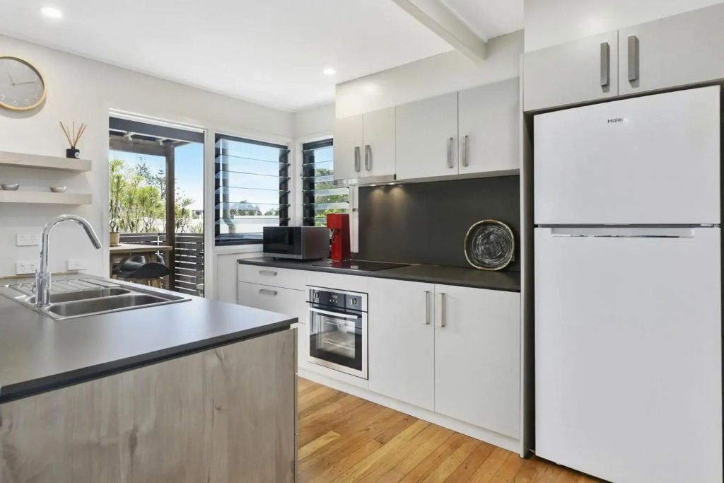 Duke St Convenience at your doorstep Beach living in the heart of the village close to cafes Ocean glimpse
