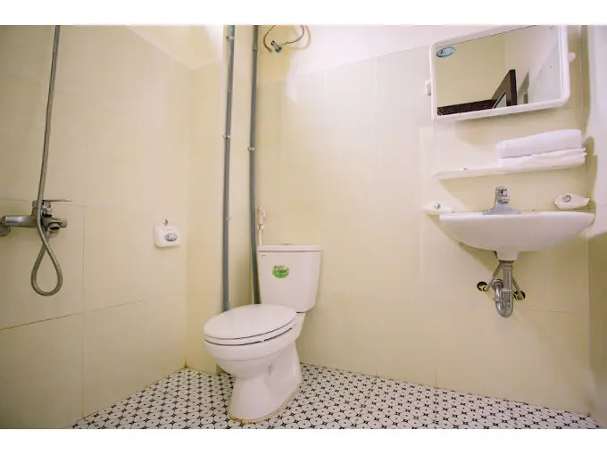 Four Seasons Guest House by OYO Rooms