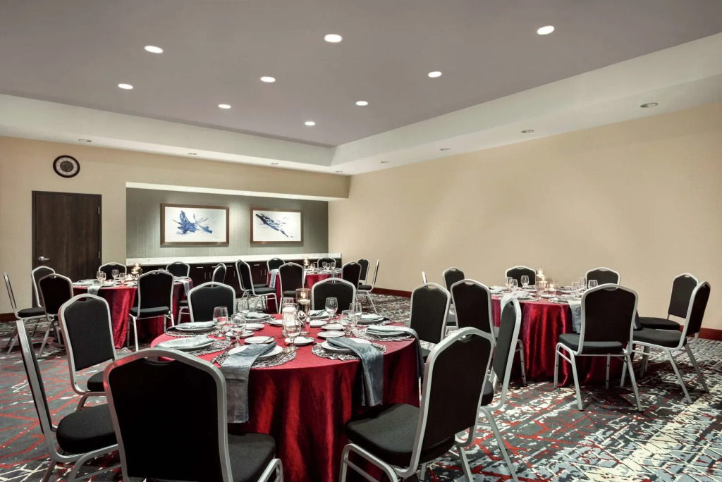 Embassy Suites By Hilton Noblesville Indianapolis Conv Ctr