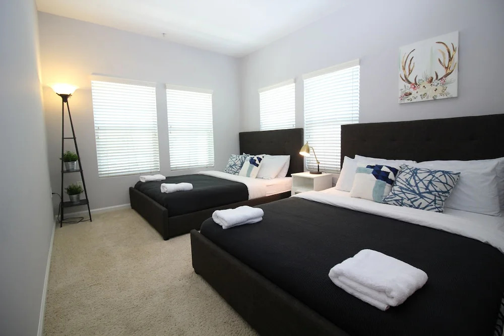 West Hollywood Deluxe Suites