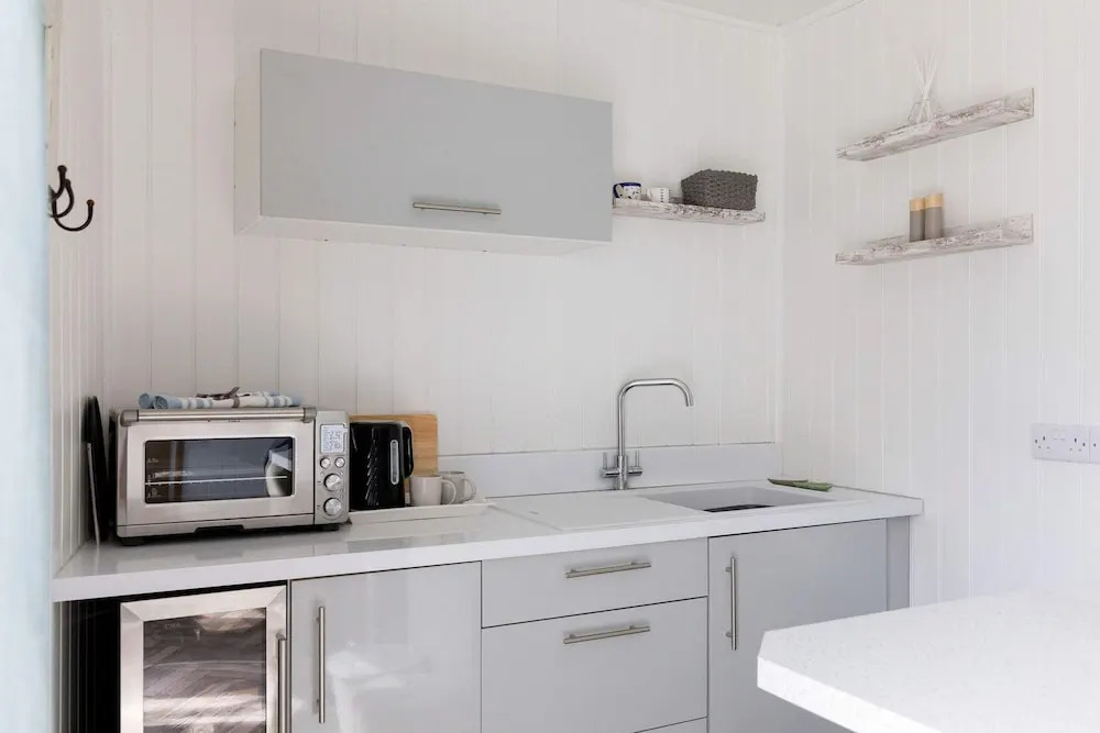 Cosy Cabin Retreat Close to Beaches