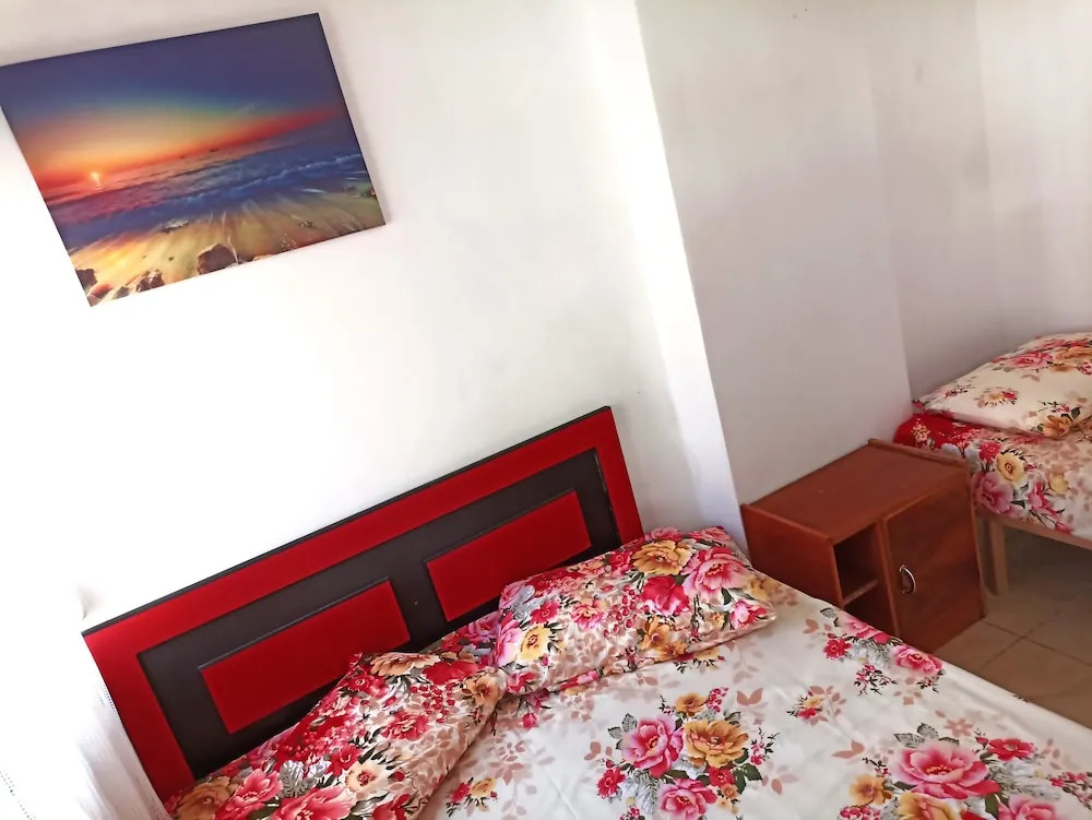 Quiet Apartment by the sea Num9495