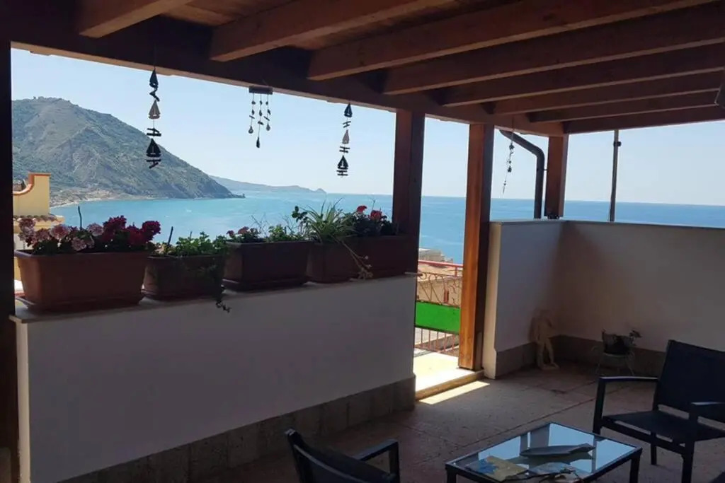 Casa Crispi 10