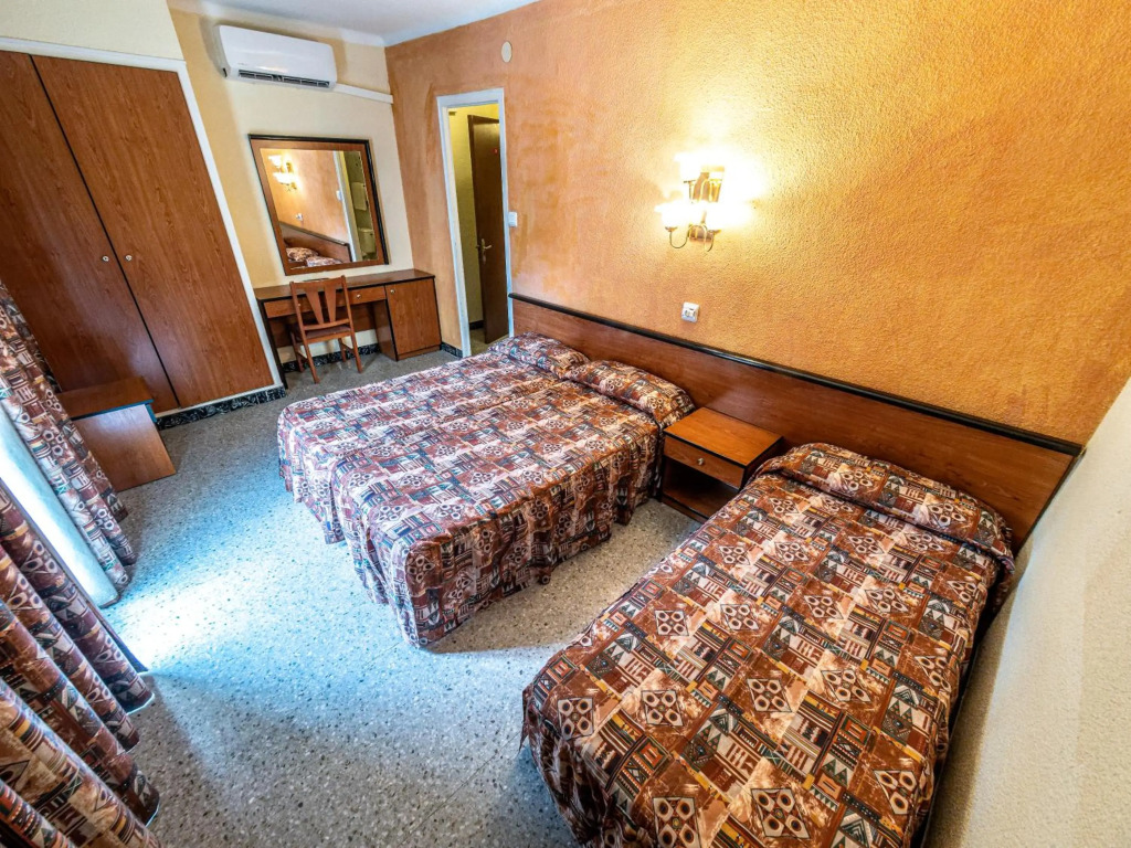 HOTEL CONTINENTAL