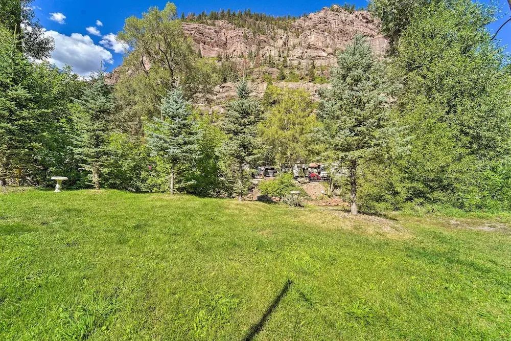 Updated Mtn Home w/ Deck on Uncompahgre River